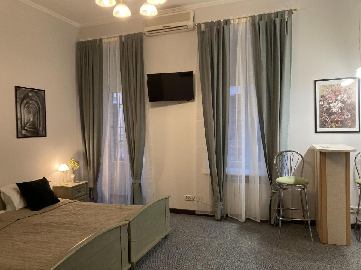 Sunflower B&B Киев Екстериор снимка