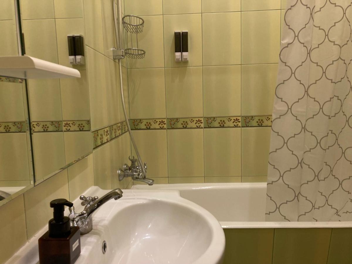 Sunflower B&B Киев Екстериор снимка