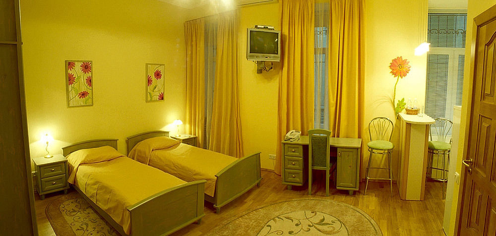 Sunflower B&B Киев Екстериор снимка