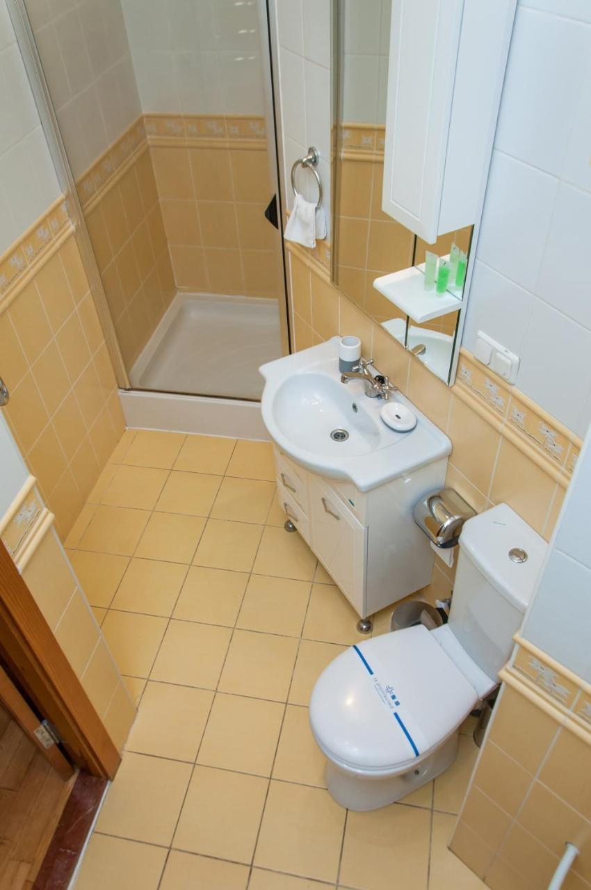 Sunflower B&B Киев Екстериор снимка