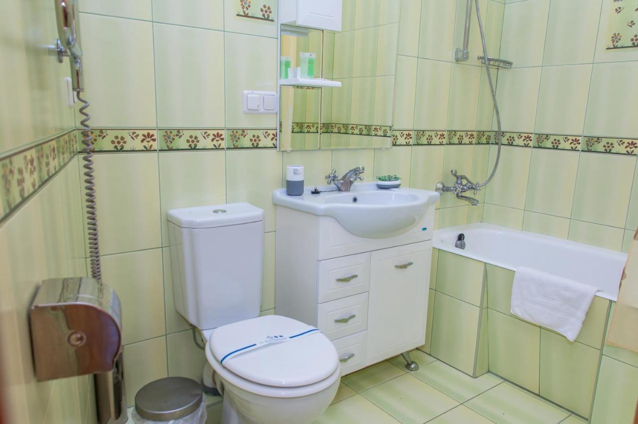 Sunflower B&B Киев Екстериор снимка